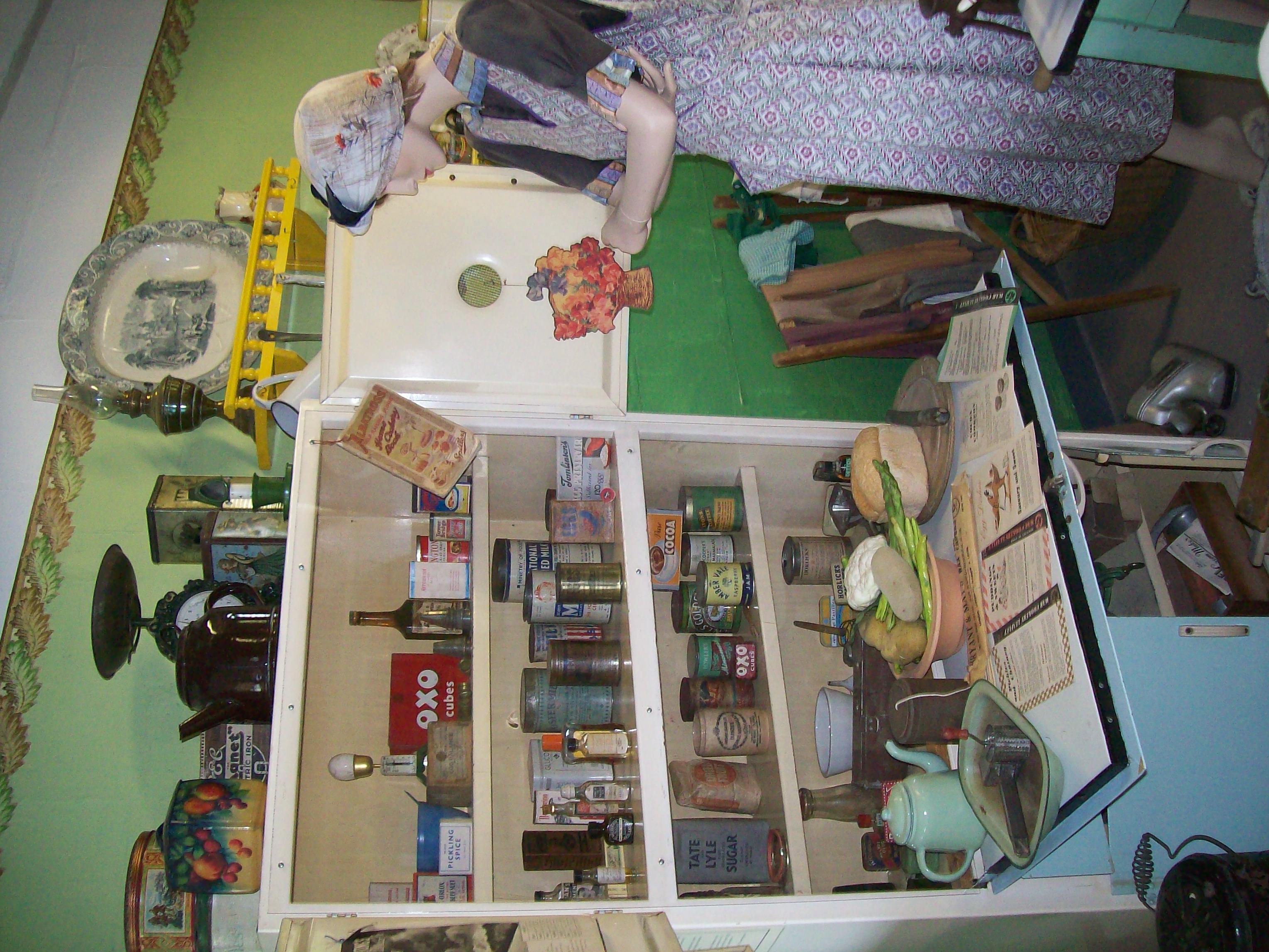 40s kitchen